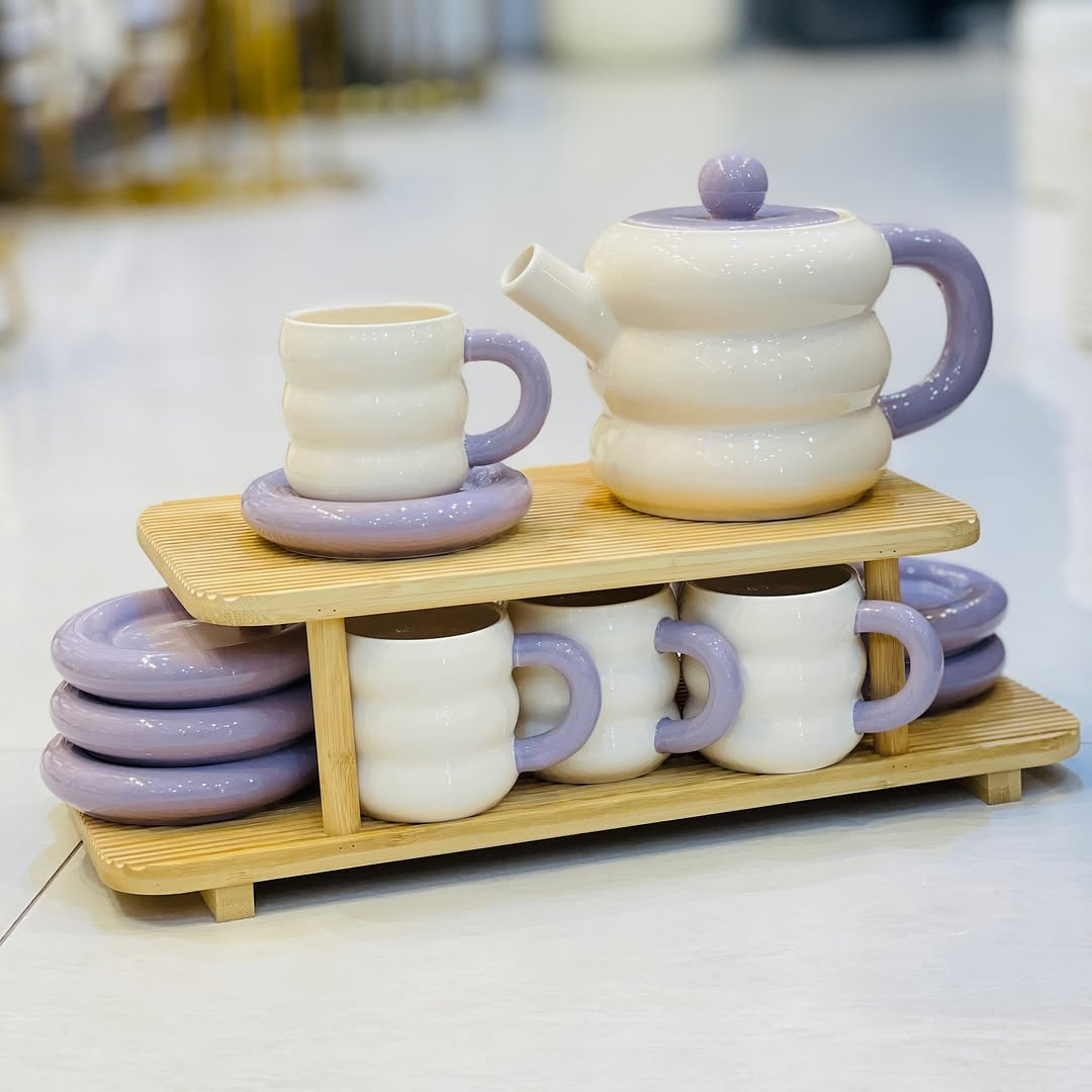 Dounts Porcelain Tea Set on a Wooden Stand 16-Piece