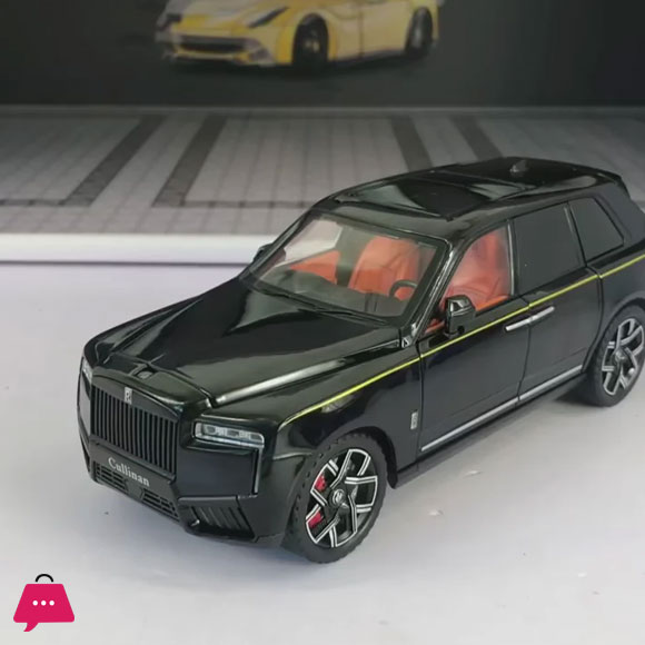 1:24 Rolls Royce Cullinan Alloy Fashionable Sedan Model Car