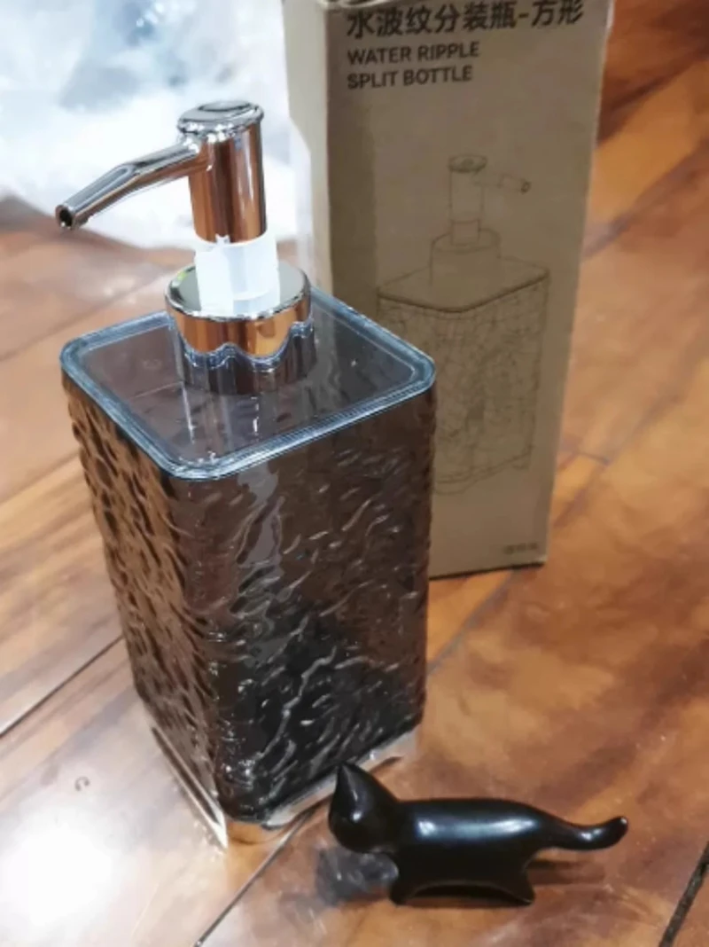 Ripple Emboss Acrylic Plastic Hand Press Pump Liquid Soap Dispenser