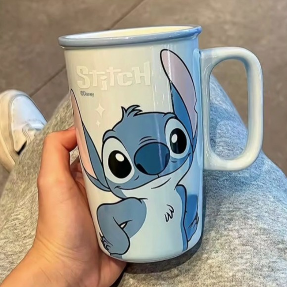Disney Cartoon Mickey Mouse & Donald Duck Mug with Good Looks To Give Friends Birthday Gifts