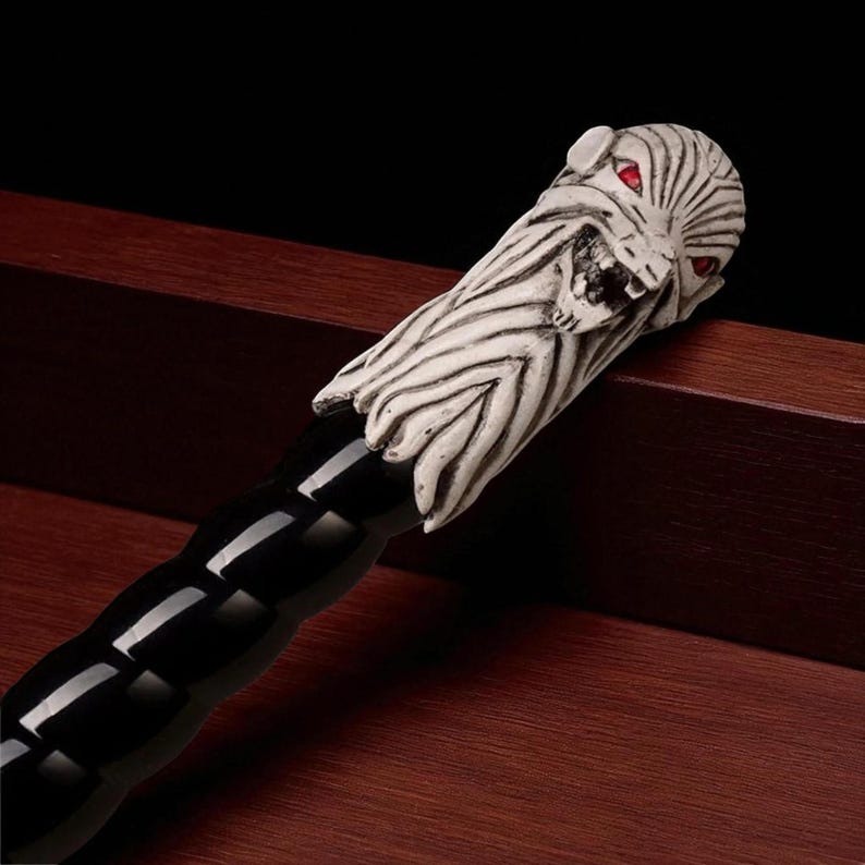Jon Snow Direwolf Blade – Game of Thrones Collectible