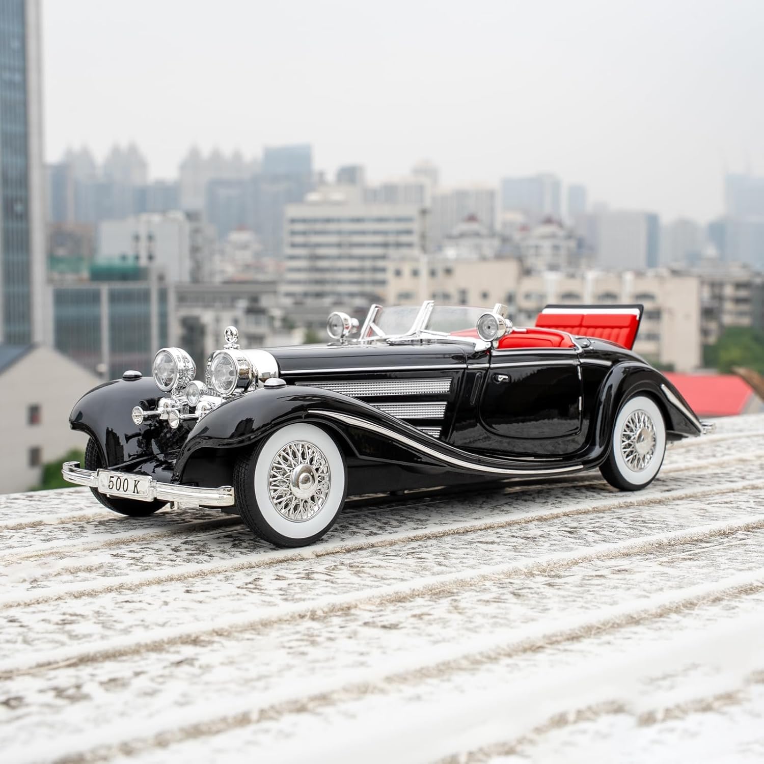 1:18 Scale Classics Benz 500K Die-Cast Metal Car with Sport car Openable Doors Light and Sound