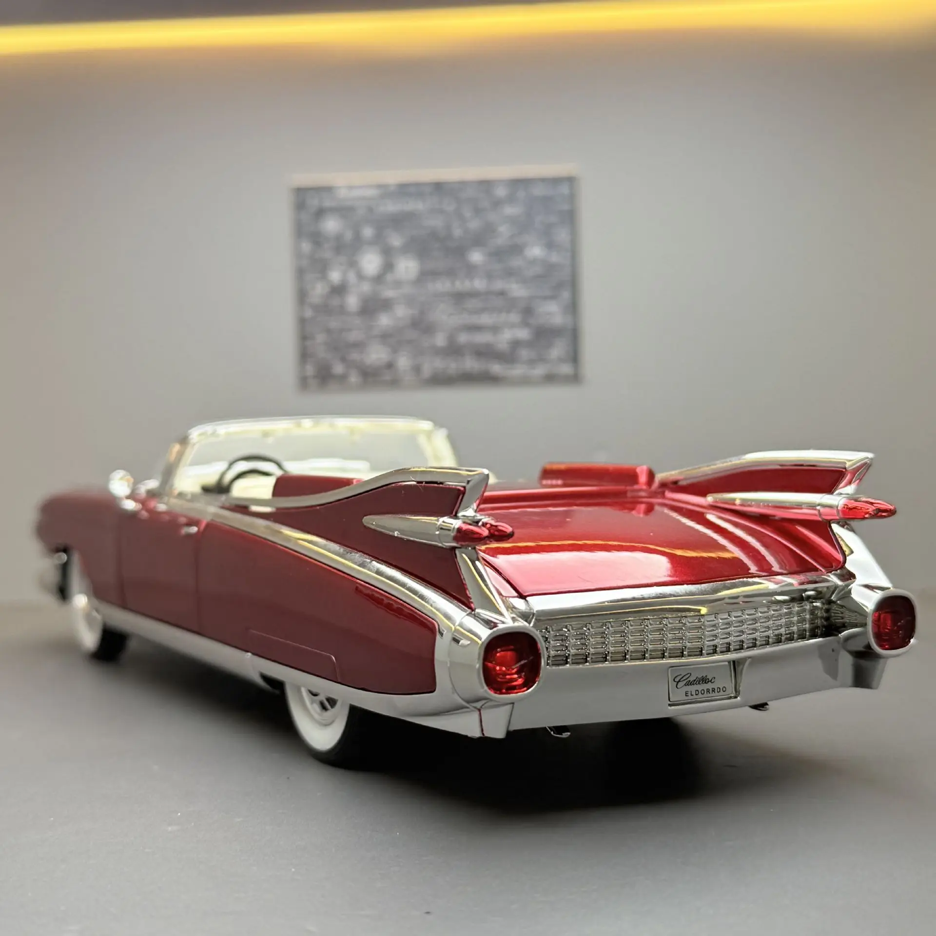 1:24 Cadillac Eldorado Biarritz 1959 Series 62 Alloy Diecast Classic Car Model