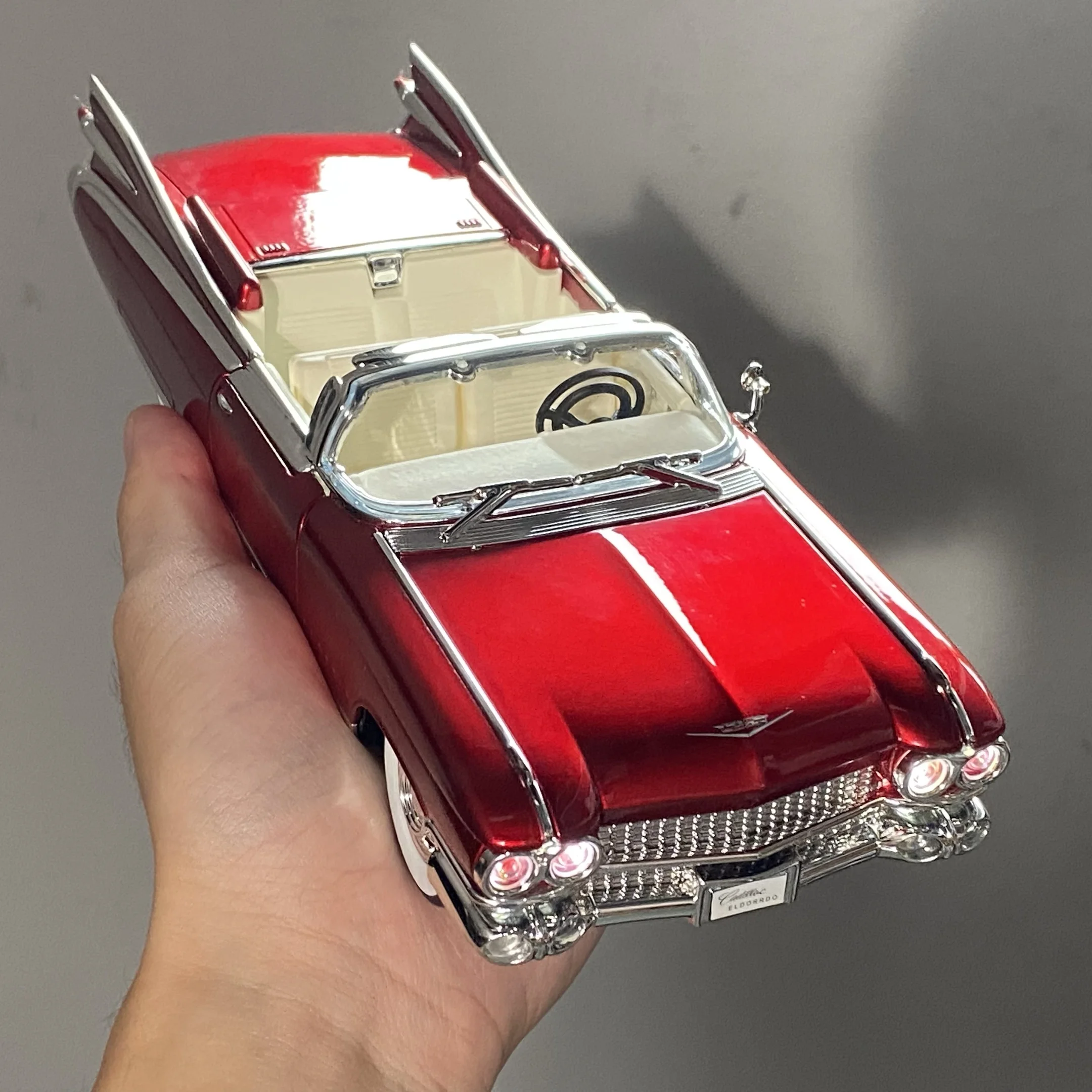 1:24 Cadillac Eldorado Biarritz 1959 Series 62 Alloy Diecast Classic Car Model