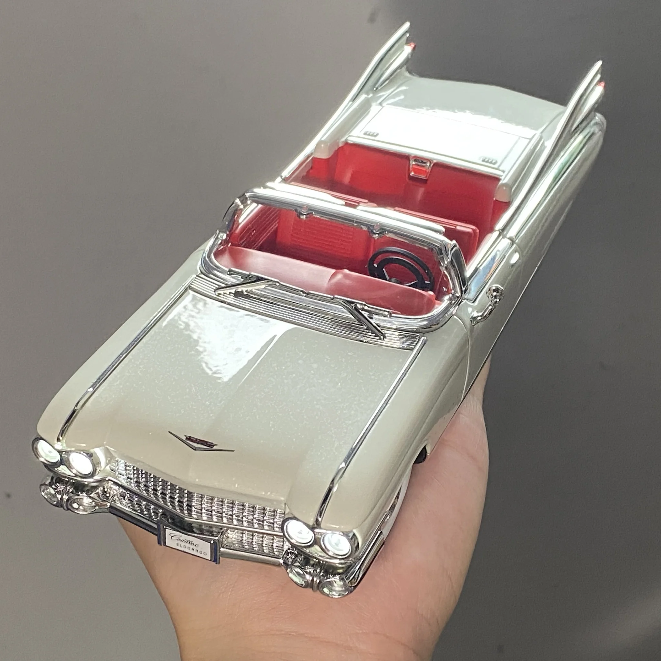 1:24 Cadillac Eldorado Biarritz 1959 Series 62 Alloy Diecast Classic Car Model