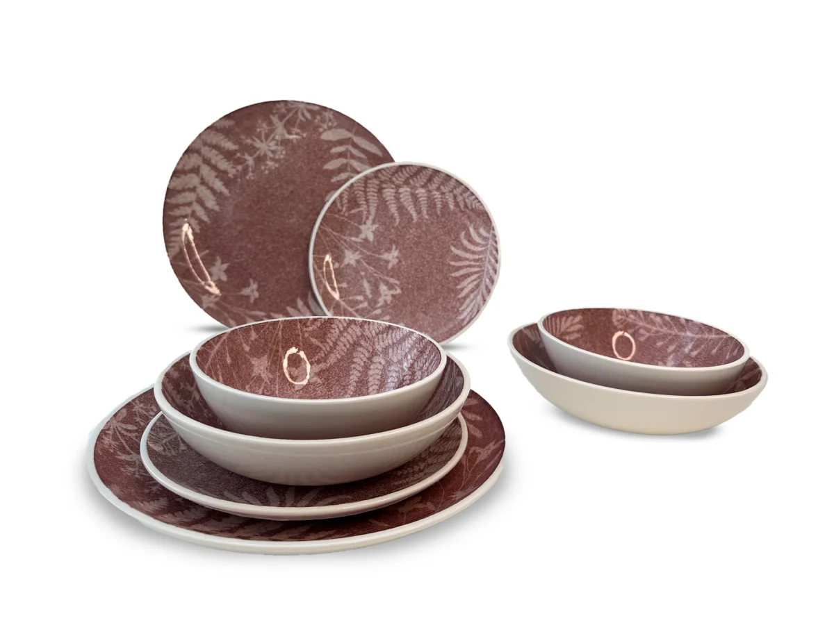Elegant Set of 24 plates