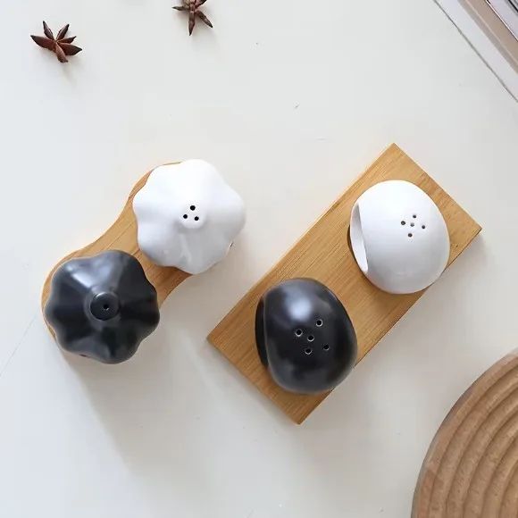 Garlic Fun Ceramic Salt Shaker Pepper Shaker Seasoning Jar