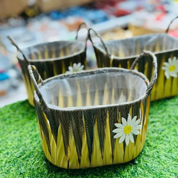 Elegant Gold Flower Pot & Hamper Basket Floral Basket