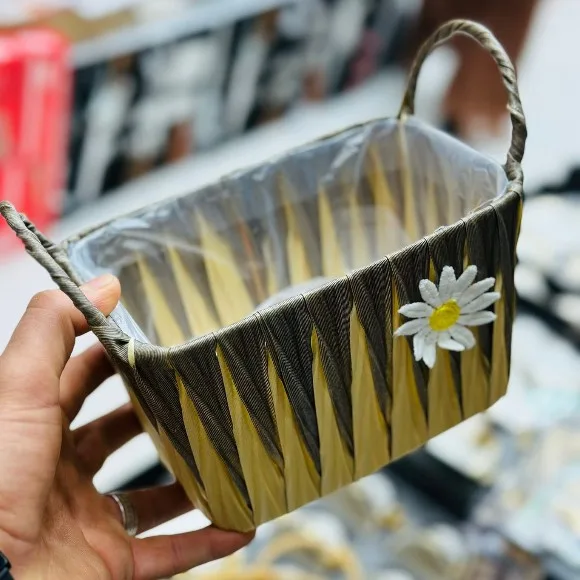 Elegant Gold Flower Pot & Hamper Basket Floral Basket
